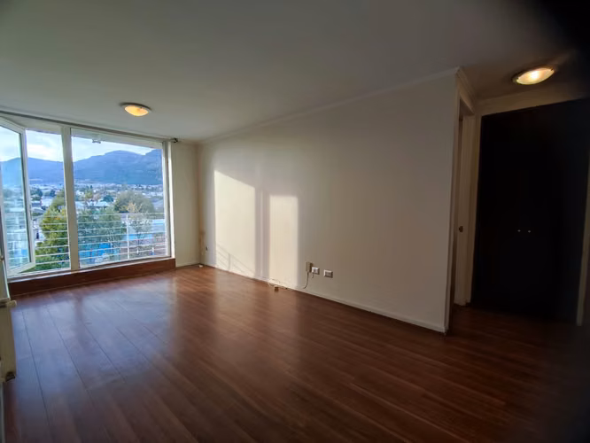Coyahique, arriendo. Moderno, seguro y amplio departamento, a pasos de la plaza