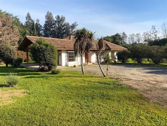 210 m2 construidos en 4000 de terreno, 3D 2B estar y servici