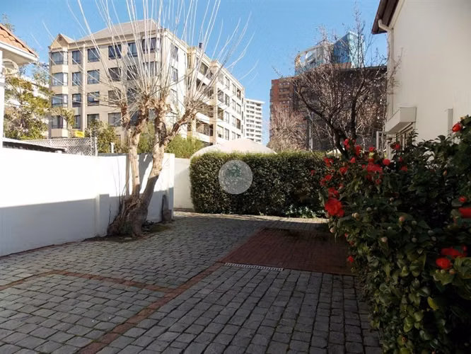 Local Comercial de Alta categoría en arriendo en Las Condes