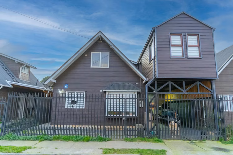 Hermosa y amplia propiedad en venta, Altos del Calle Calle, Valdivia