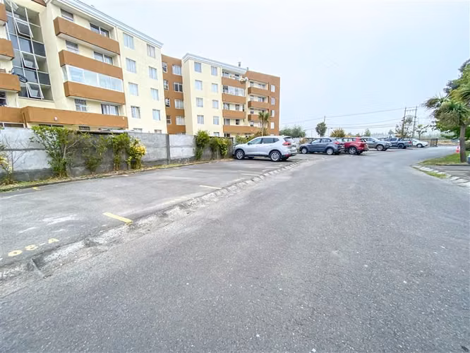 Arriendo Dpto. 2 Dorm con Estac en Lomas San Sebastián