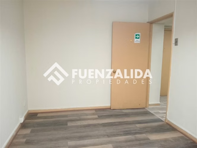 Arriendo oficina en Santiago, Metro Santa lucia, 1 privado
