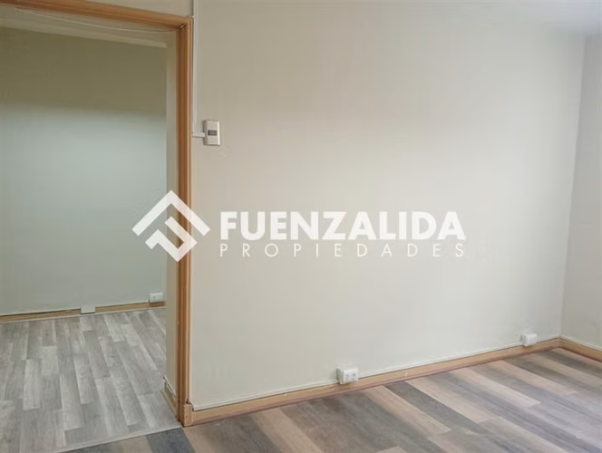 Arriendo oficina en Santiago, Metro Santa lucia, 1 privado