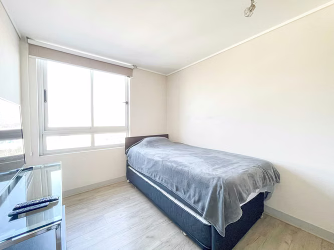 Moderno Depto con Excelente Conectividad. (177713)