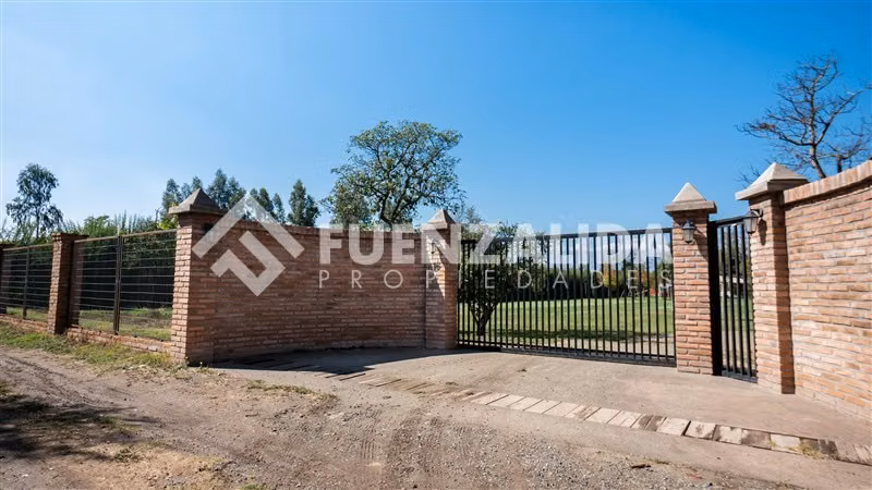 Parcela con casa 2d 2b mas piscina quincho