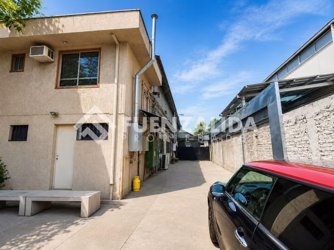 Industrial en venta en La Reina