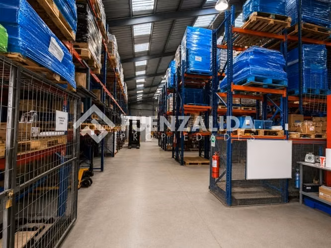 Industrial en venta en La Reina