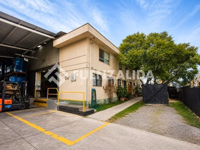 Industrial en venta en La Reina