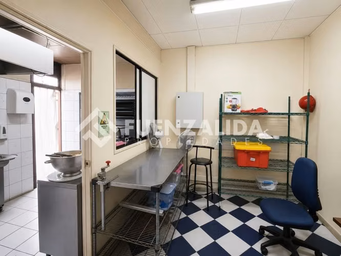 Industrial en venta en La Reina