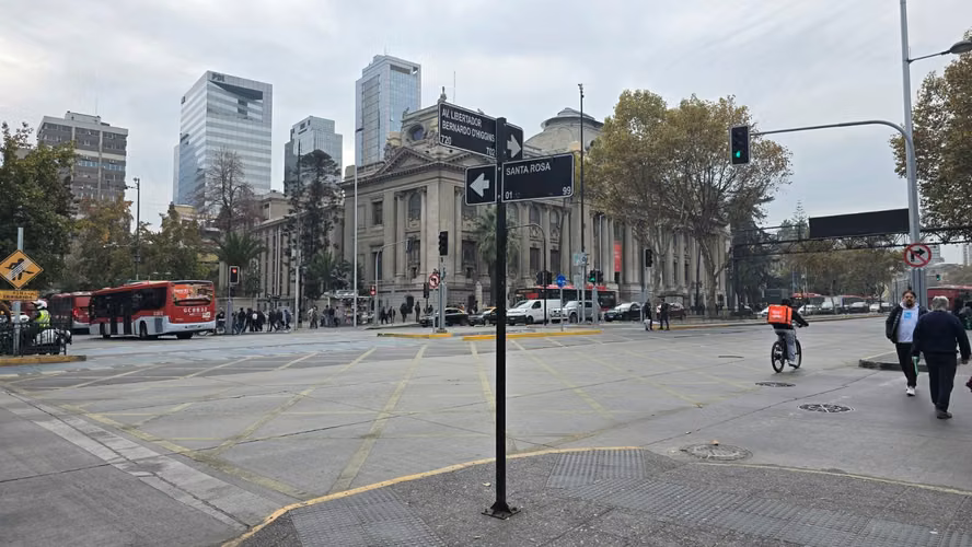 Estacionamiento Santa Rosa/Alameda