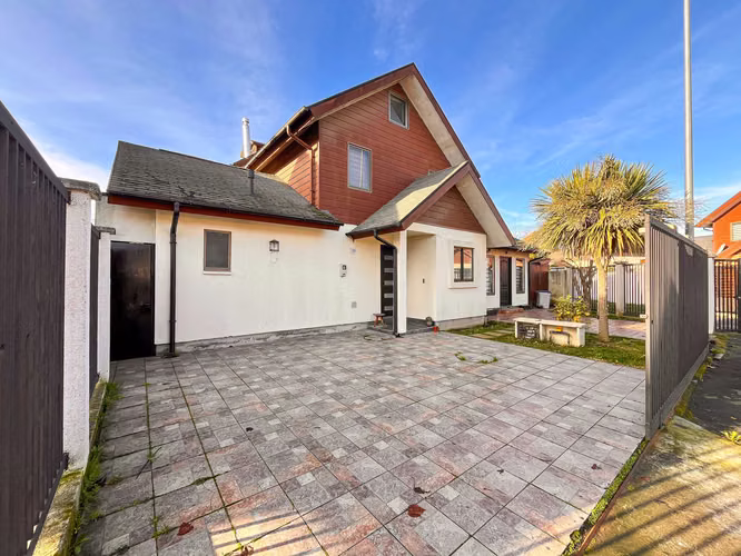 Casa en Venta 4D/5B/2E Valle Noble (177751)