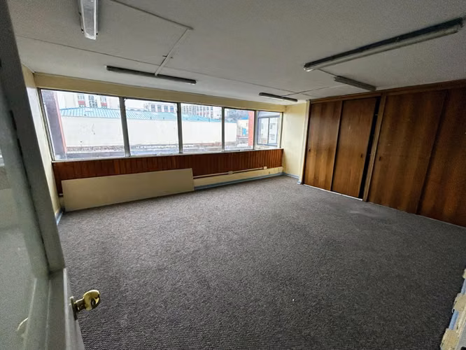 OFICINAS - 130m² - EN PLAZA DE ARMAS DE TALCAHUANO.