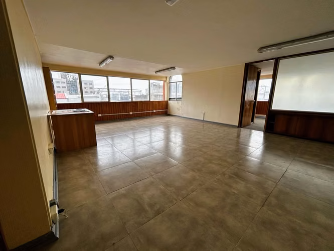 OFICINAS - 130m² - EN PLAZA DE ARMAS DE TALCAHUANO.