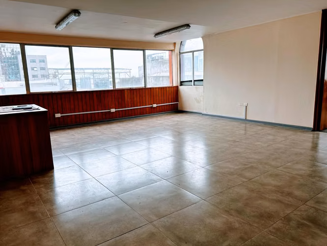 OFICINAS - 130m² - EN PLAZA DE ARMAS DE TALCAHUANO.