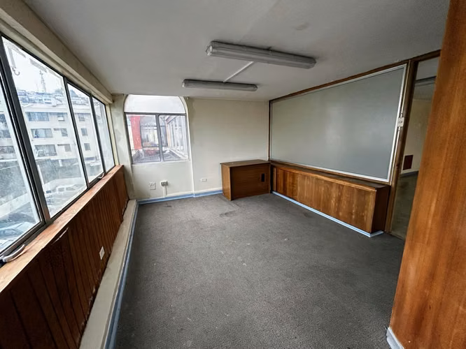 OFICINAS - 130m² - EN PLAZA DE ARMAS DE TALCAHUANO.