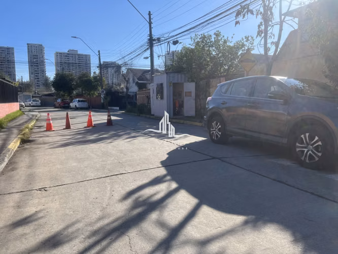 Oportunidad casa en condominio Macul