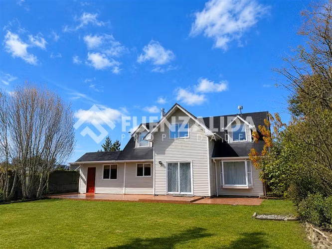 Exclusiva Casa 3D3B con Vista Al Mar en Panitao