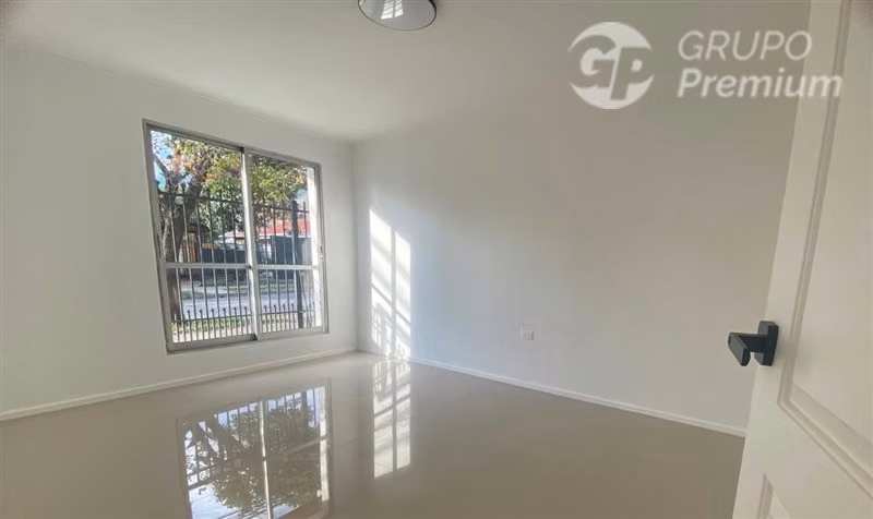 Hermosa y Moderna Casa en Venta de 2 dorm. en Machalí