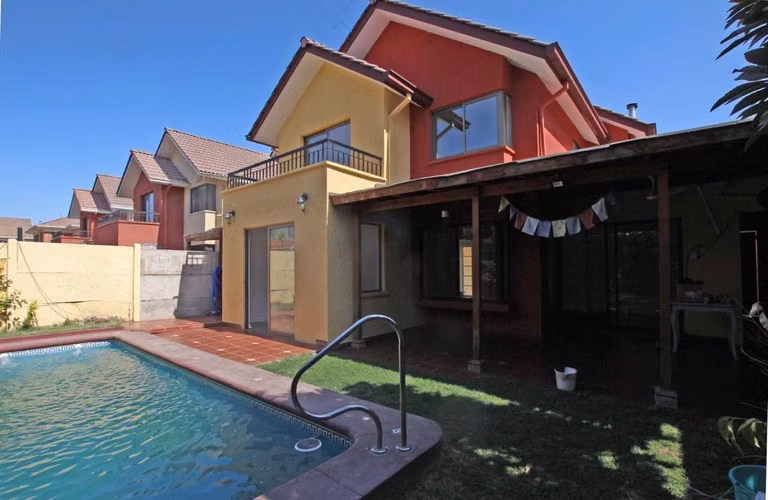 Hermosa Casa 5d 3b 2e en Condominio Ciudad Satélite Patagonia I Maipú