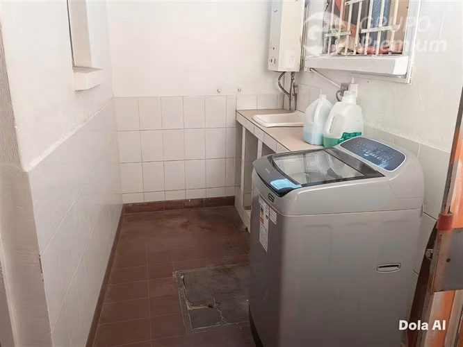 CASA CON AMPLIOS ESPACIOS Y 11 D, 5B EN VENTA EN CERRILLOS