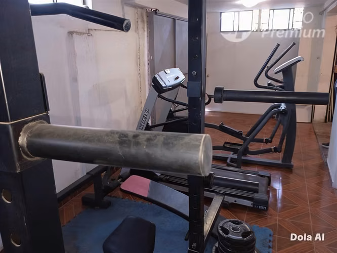 CASA CON AMPLIOS ESPACIOS Y 11 D, 5B EN VENTA EN CERRILLOS
