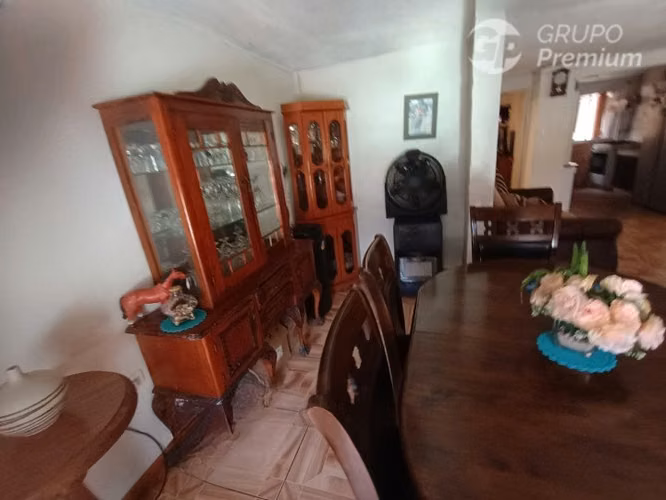 Casa de Esquina de 3 dorm.y 2baños en venta en Maipú
