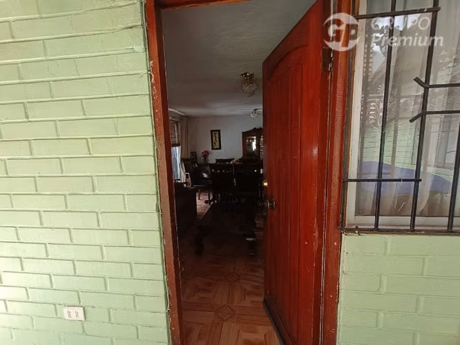 Casa de Esquina de 3 dorm.y 2baños en venta en Maipú