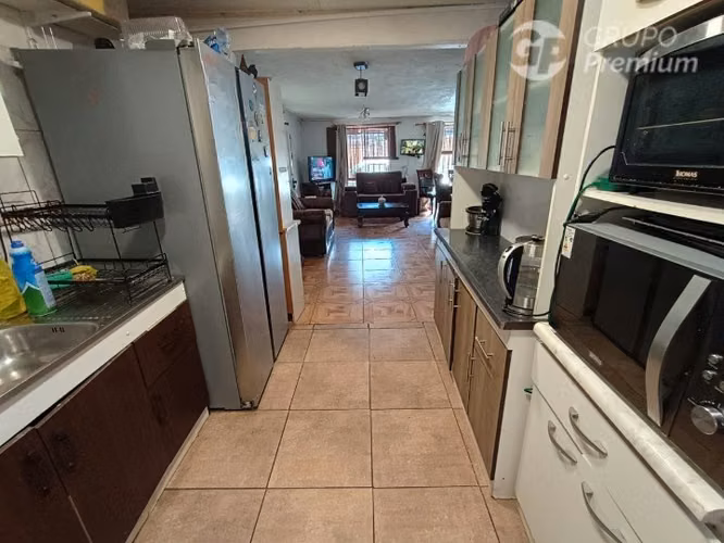 Casa de Esquina de 3 dorm.y 2baños en venta en Maipú
