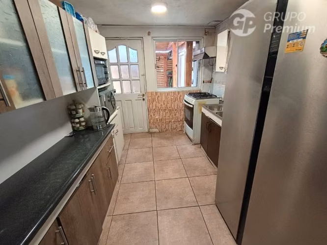 Casa de Esquina de 3 dorm.y 2baños en venta en Maipú