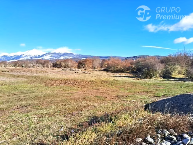 Gran Parcela con casa en construcción en venta en Lago Verde
