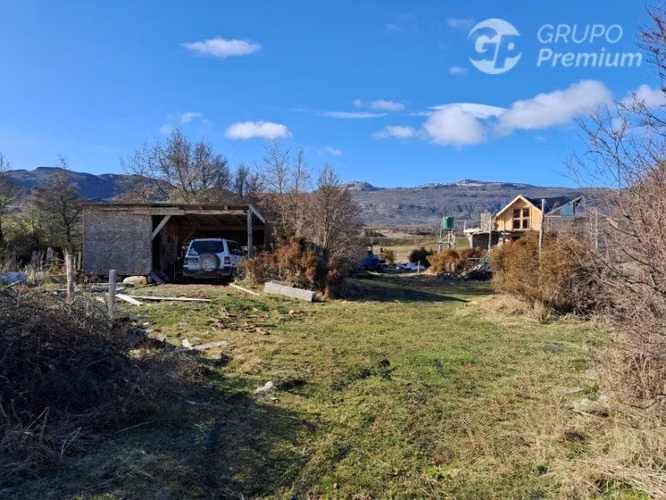 Gran Parcela con casa en construcción en venta en Lago Verde