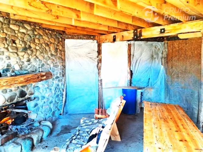 Gran Parcela con casa en construcción en venta en Lago Verde