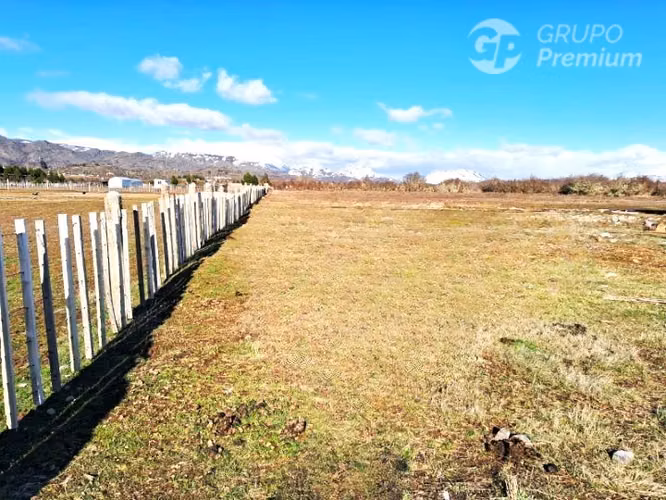 Gran Parcela con casa en construcción en venta en Lago Verde