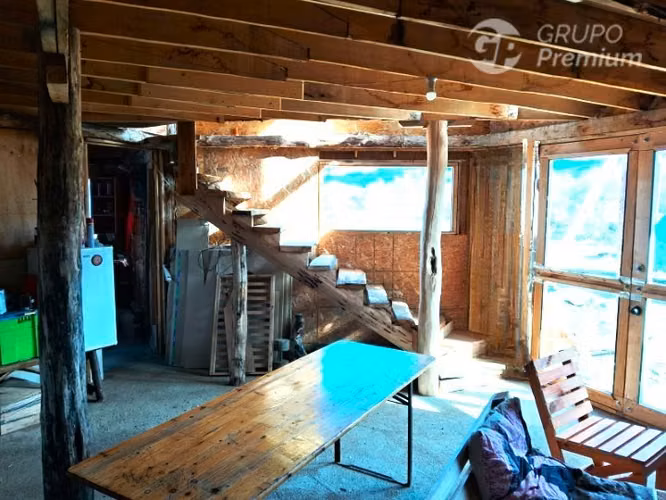 Gran Parcela con casa en construcción en venta en Lago Verde
