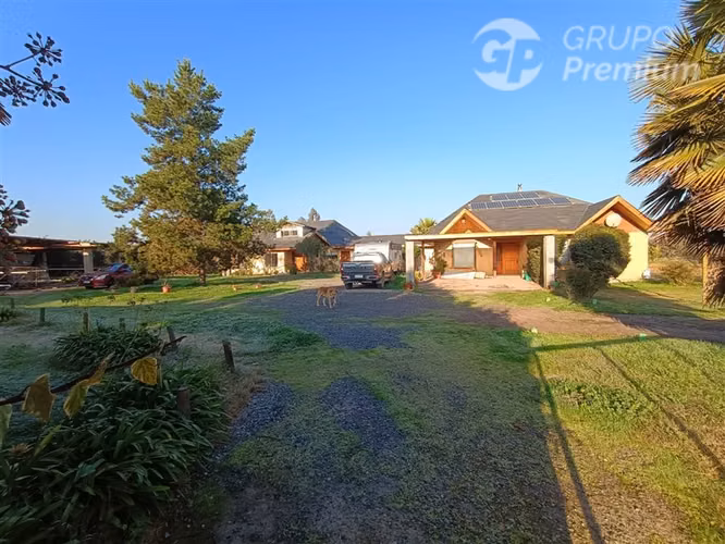 Parcela Con Dos Casas muy luminosas en venta en Peñaflor