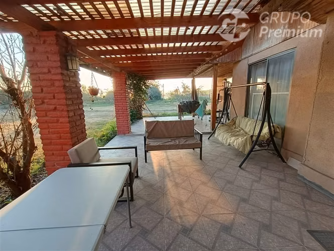 Parcela Con Dos Casas muy luminosas en venta en Peñaflor