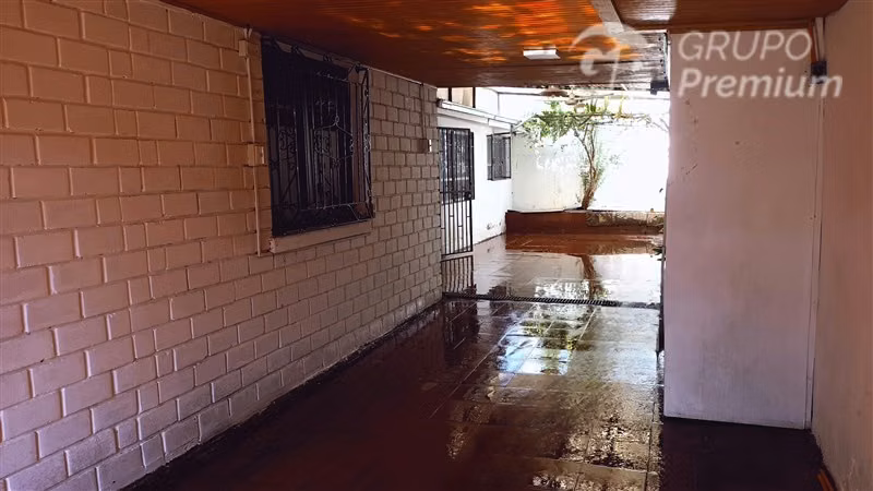 Casa 3D 1B con estacionamiento techado en Estación Central