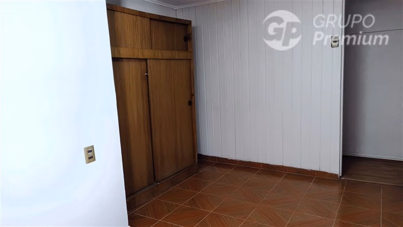 Casa 3D 1B con estacionamiento techado en Estación Central