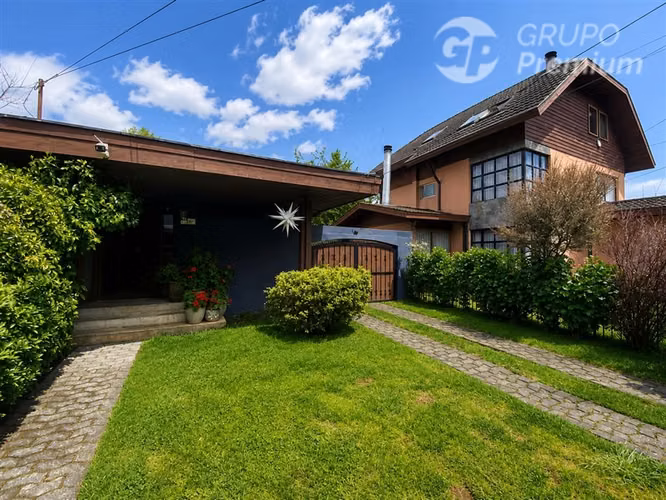 Arriendo Casa 4D+3B, Quincho y Bodega, Av. Alemania