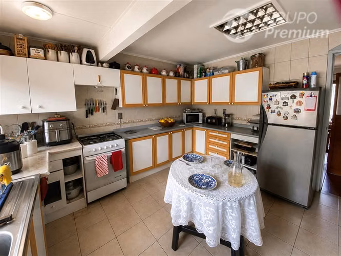 Arriendo Casa 4D+3B, Quincho y Bodega, Av. Alemania