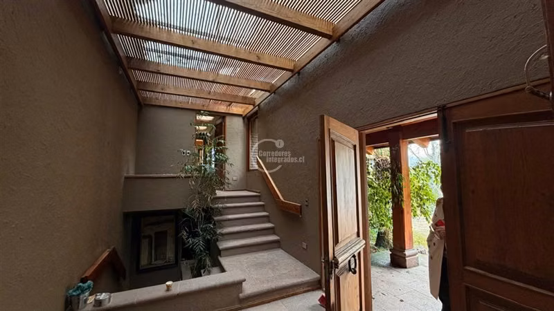 Casa en venta de 5 dorm. en Lo Barnechea