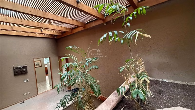 Casa en venta de 5 dorm. en Lo Barnechea