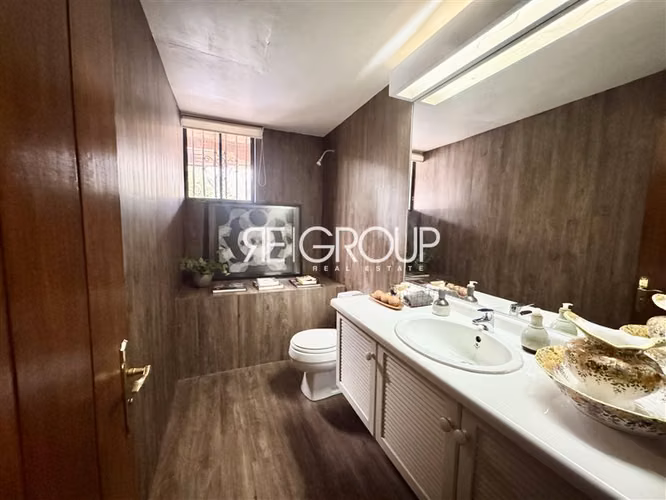 Casa en venta, maravilloso jardín, Los Nogales, Lo Barnechea