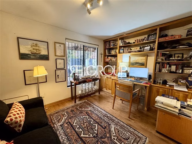 Casa en venta, maravilloso jardín, Los Nogales, Lo Barnechea