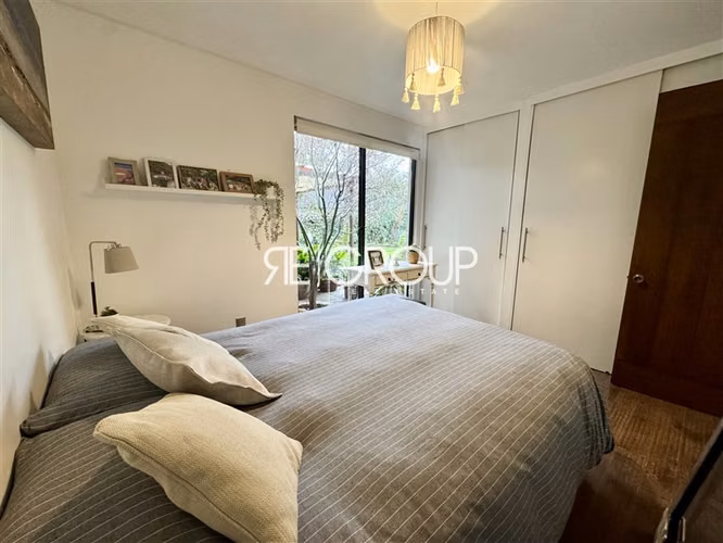 Casa en venta, maravilloso jardín, Los Nogales, Lo Barnechea
