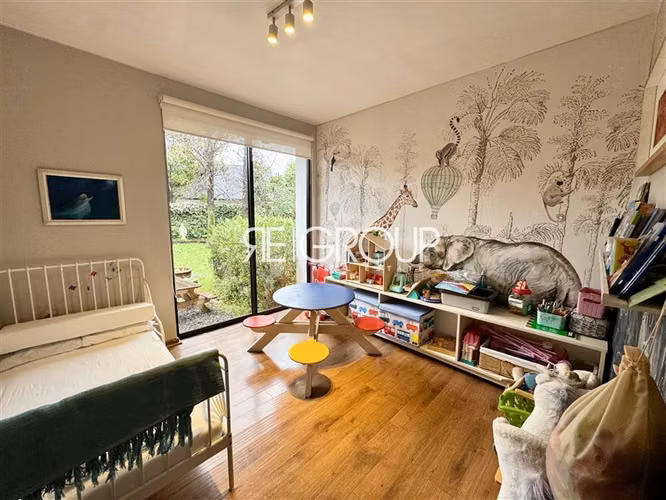 Casa en venta, maravilloso jardín, Los Nogales, Lo Barnechea