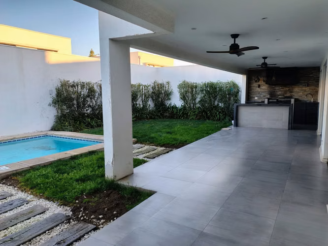 VENDO CASA DE 140 M2 4D/4B/PISCINA EN CONDOMINIO LINDEROS