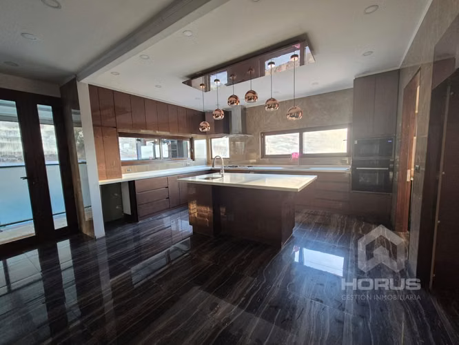 Casa de Lujo en arriendo. — Pudahuel