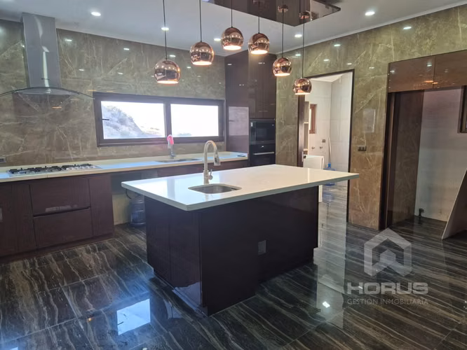 Casa de Lujo en arriendo. — Pudahuel