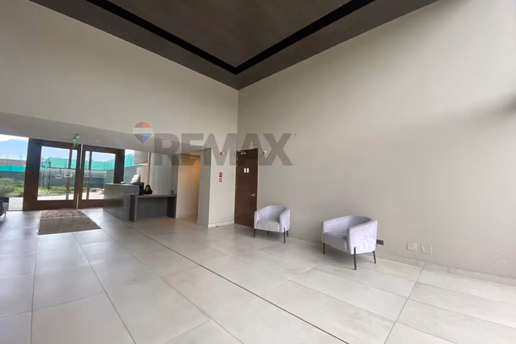 Arriendo estudio nuevo a pasos del metro